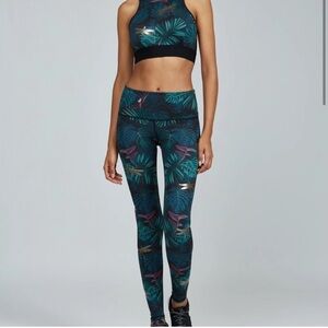 Noli Yoga print leggings with dragonfly, s